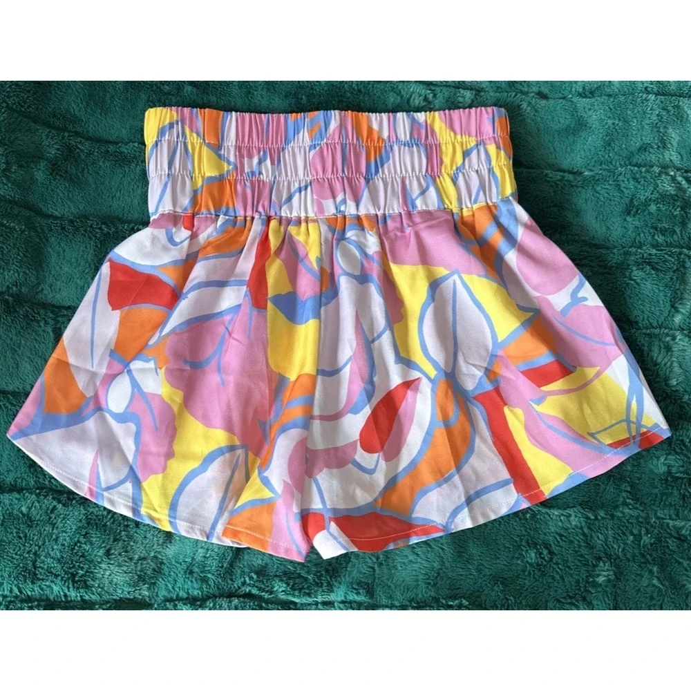 Charming Charlie‎ Women Size Small Contrast Print Elastic High Waist Shorts